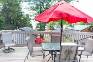 Cottage 6 outdoor porch